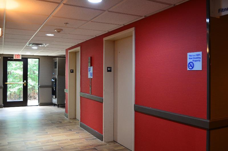 Holiday Inn Express Madison Luaran gambar